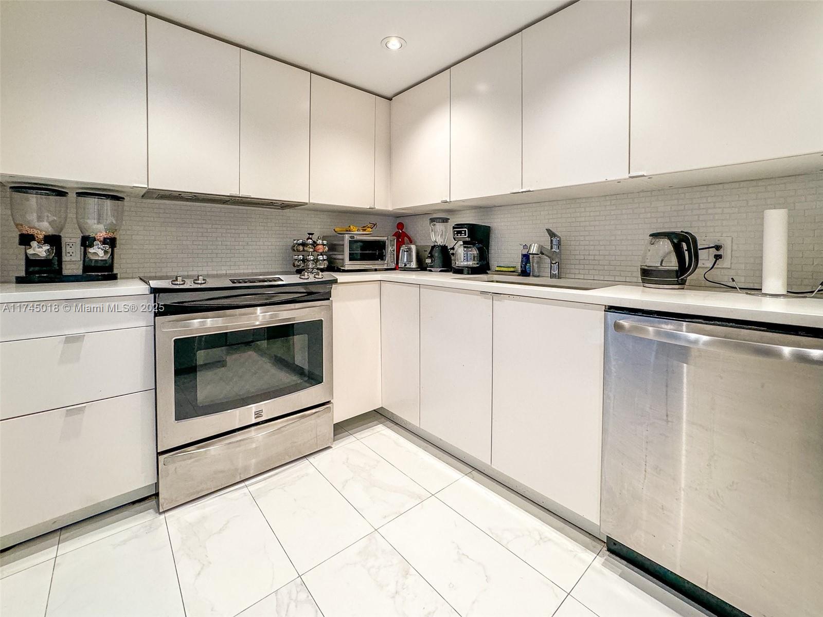 ARLEN HOUSE EAST CONDO - Residential