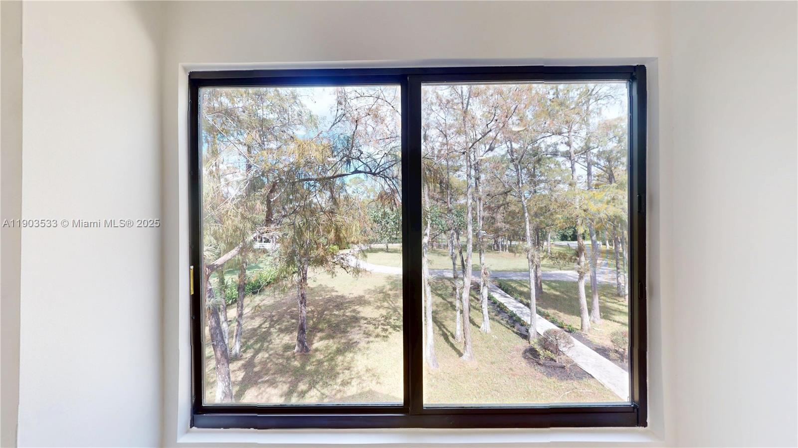 LOXAHATCHEE GROVES - Residential