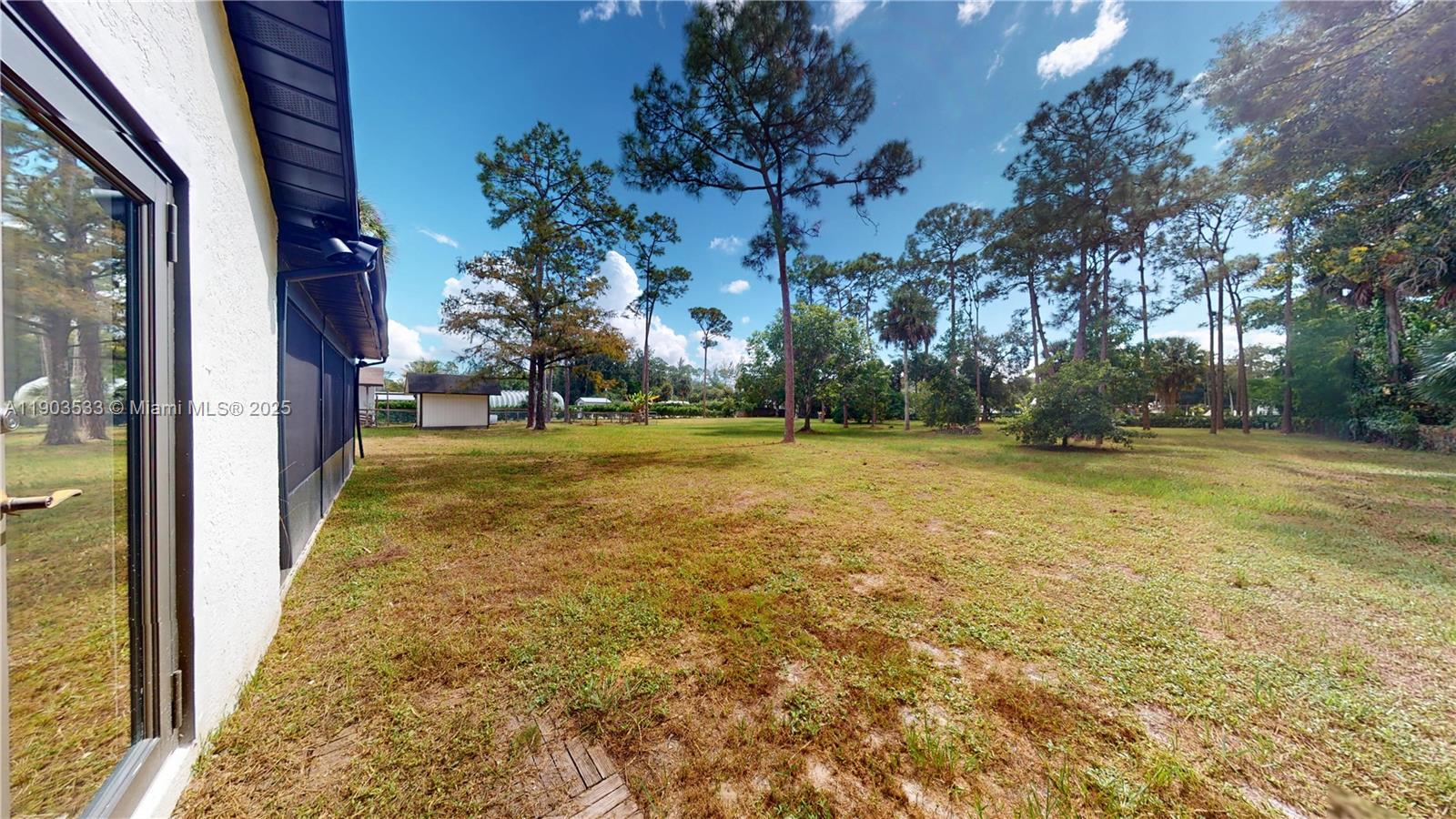 LOXAHATCHEE GROVES - Residential