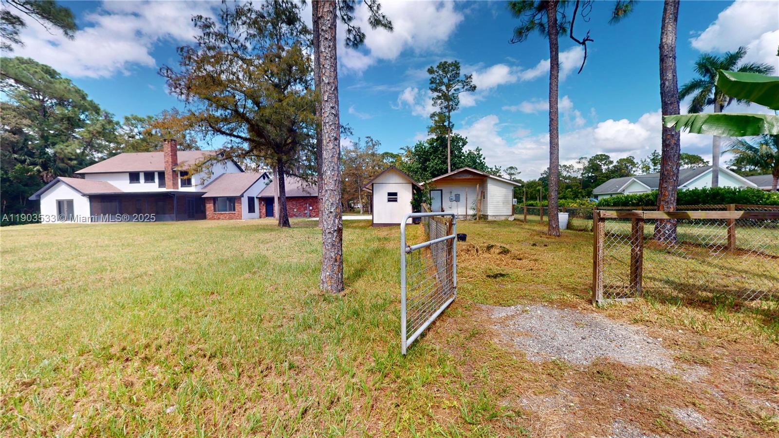 LOXAHATCHEE GROVES - Residential