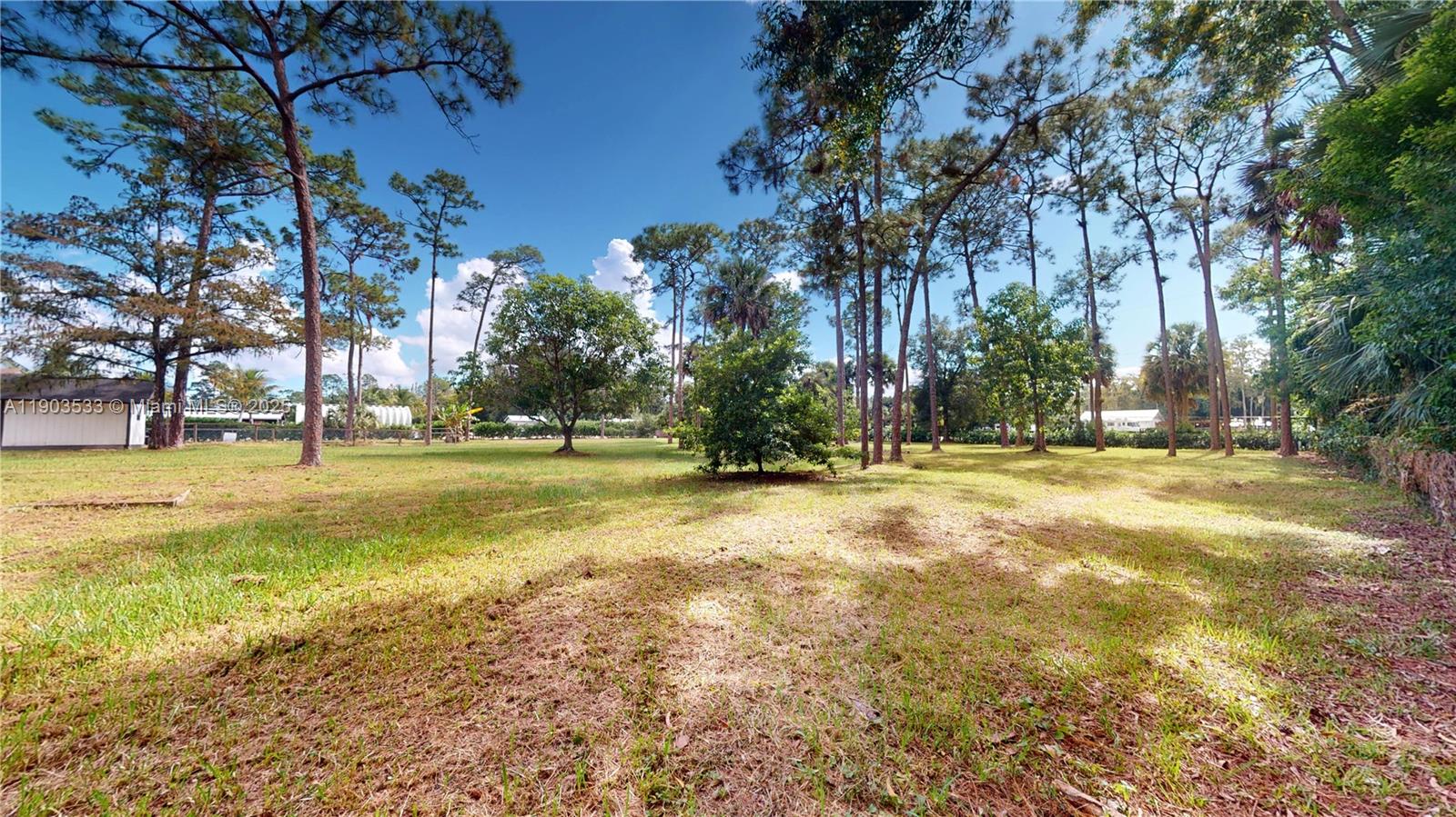 LOXAHATCHEE GROVES - Residential
