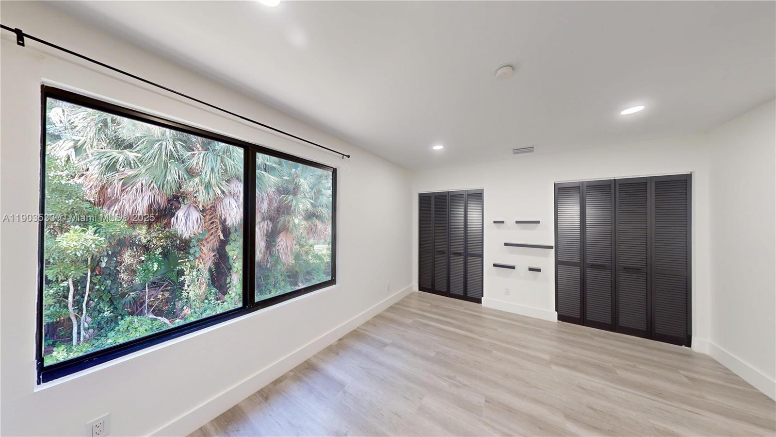 LOXAHATCHEE GROVES - Residential