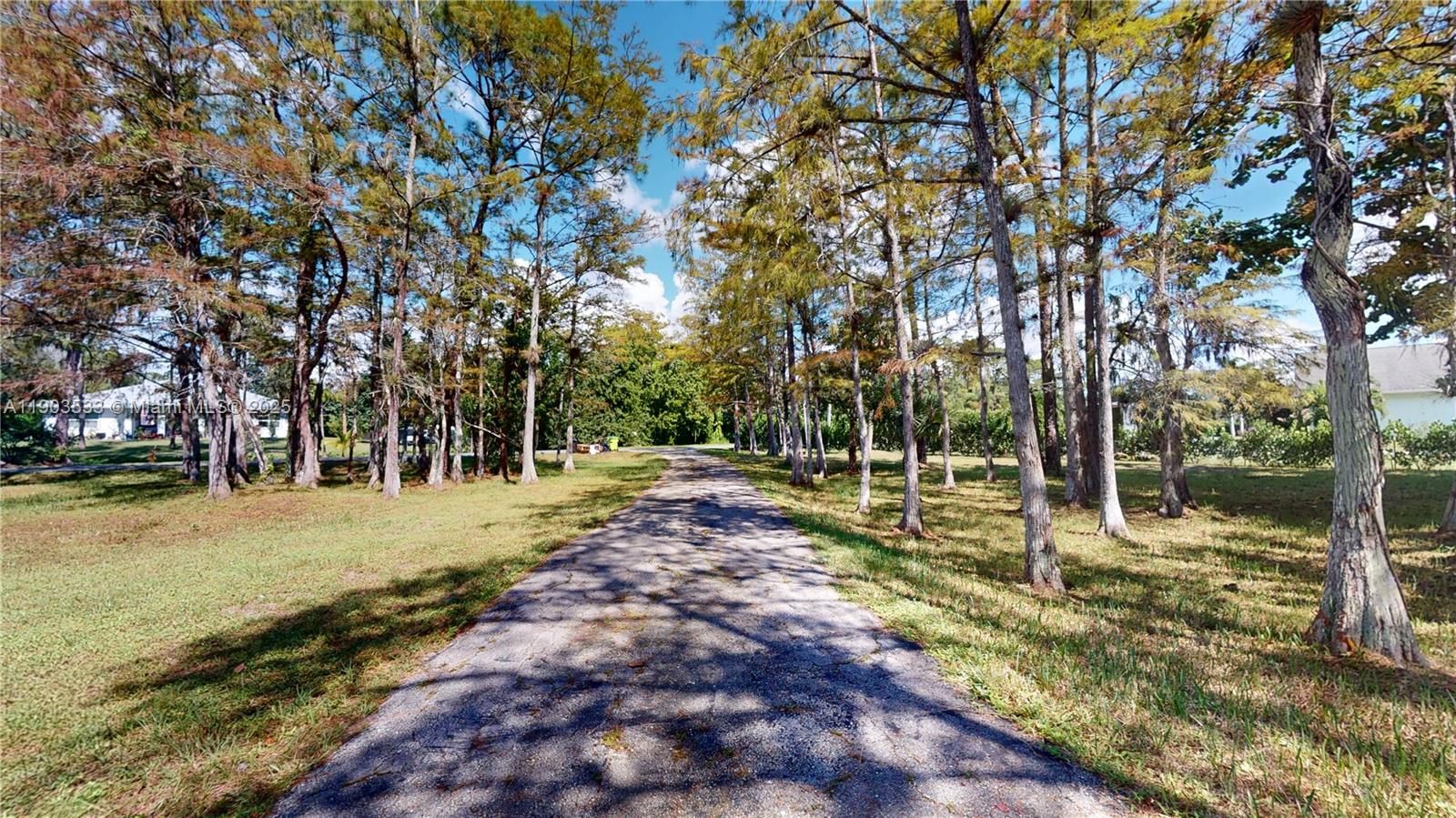 LOXAHATCHEE GROVES - Residential