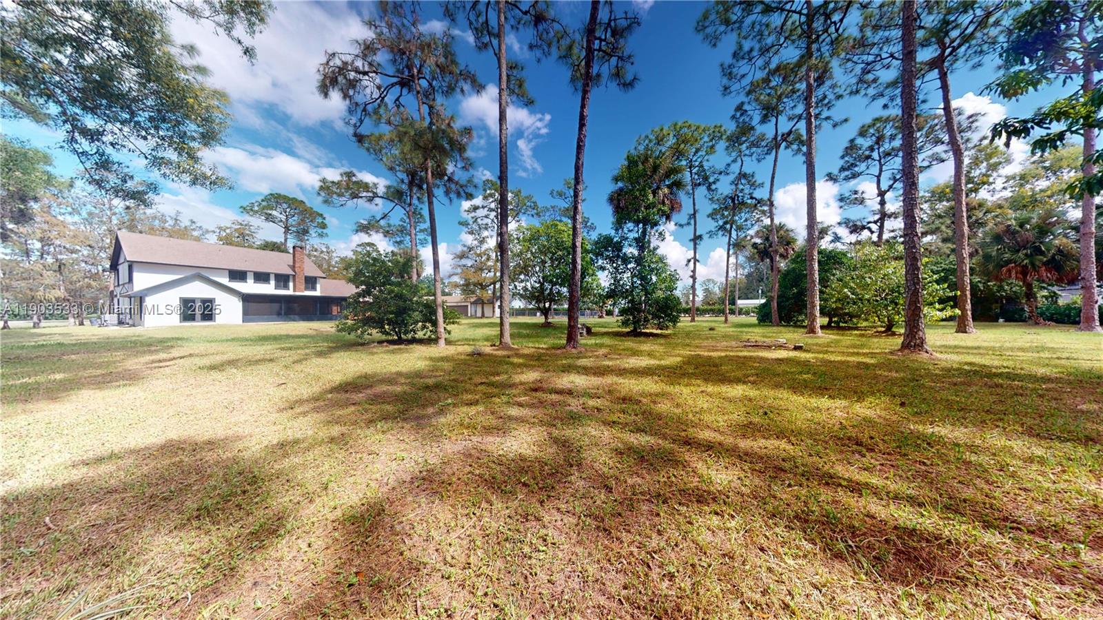 LOXAHATCHEE GROVES - Residential