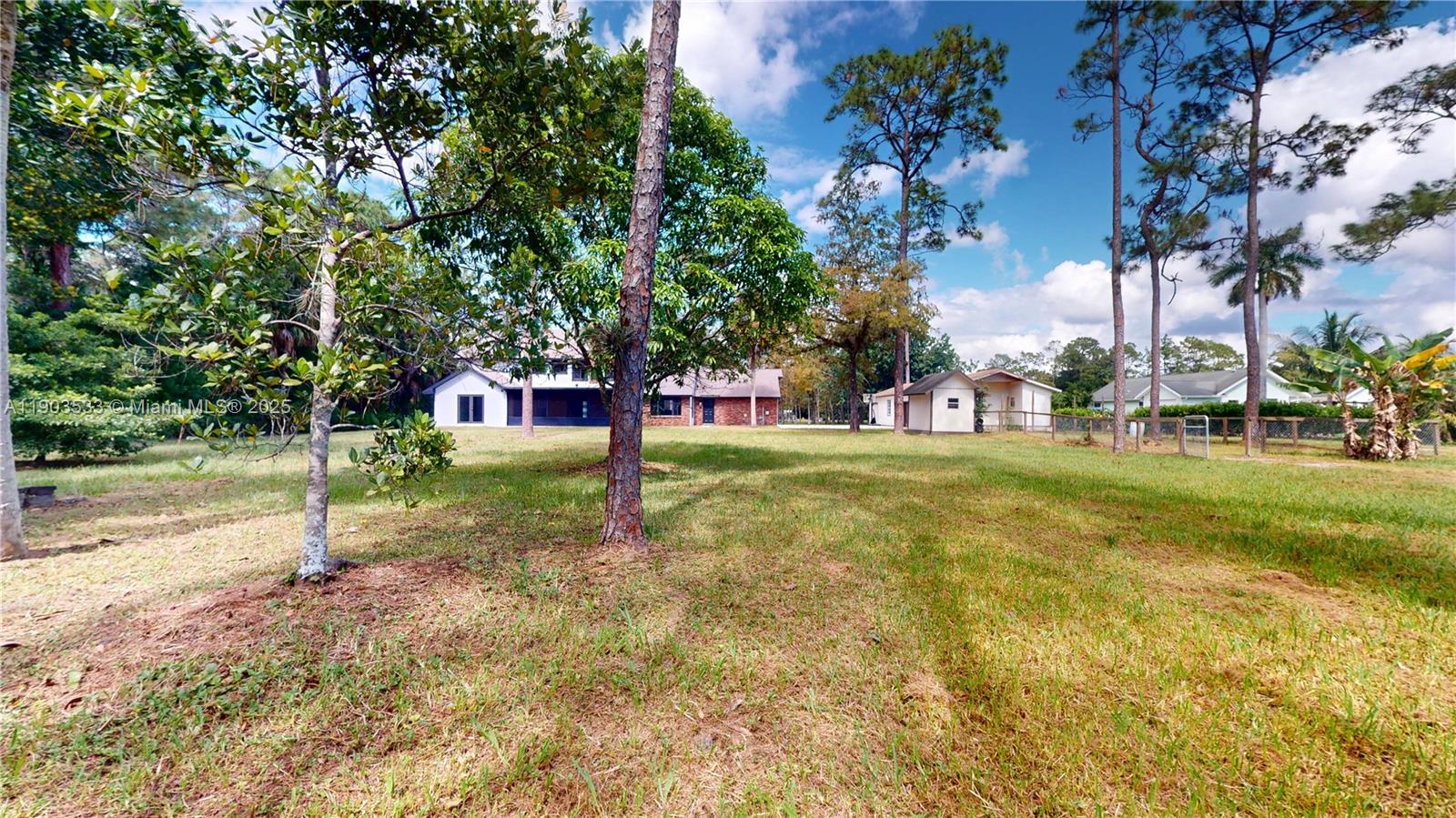 LOXAHATCHEE GROVES - Residential