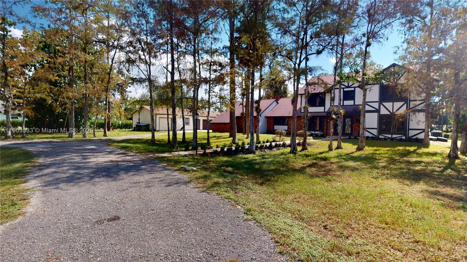 LOXAHATCHEE GROVES - Residential