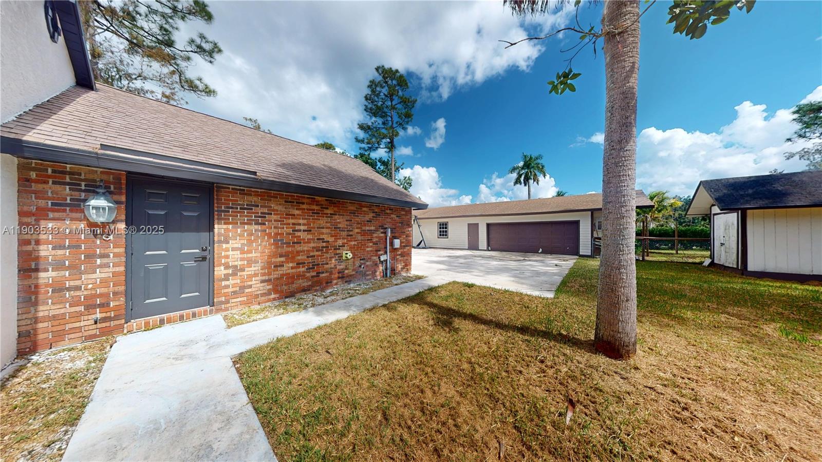 LOXAHATCHEE GROVES - Residential