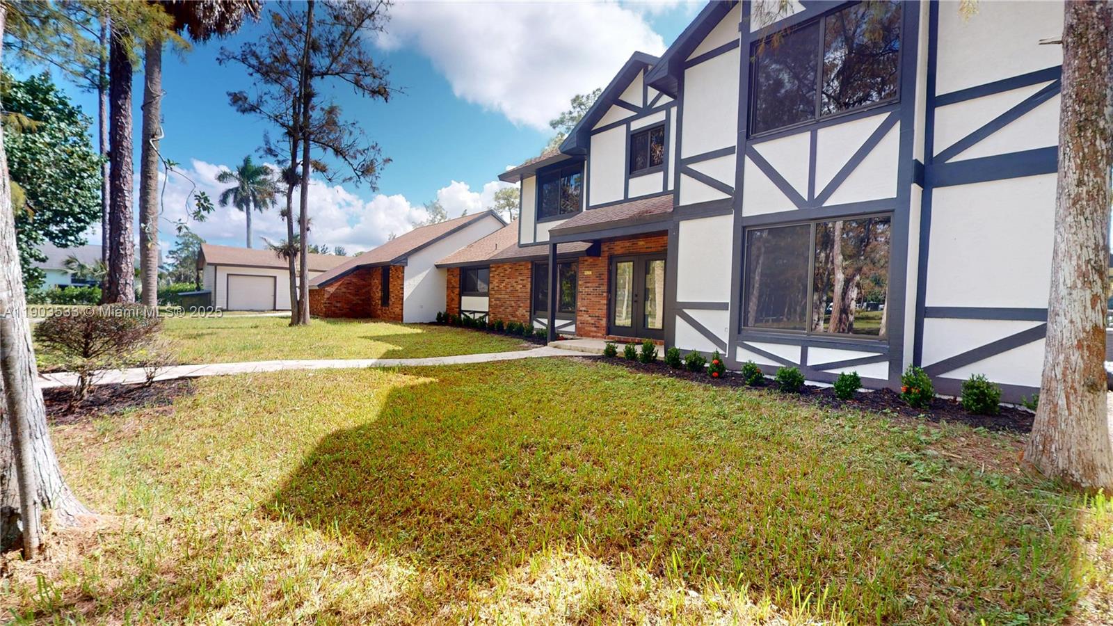 LOXAHATCHEE GROVES - Residential