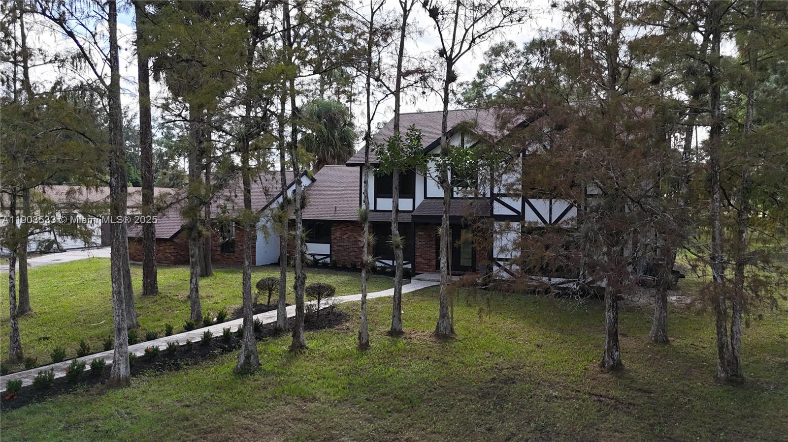 LOXAHATCHEE GROVES - Residential