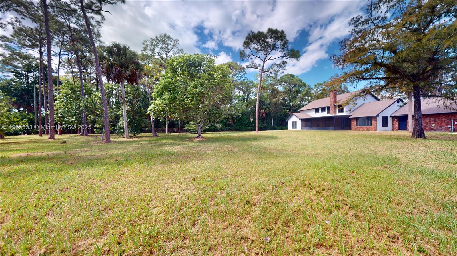 LOXAHATCHEE GROVES - Residential