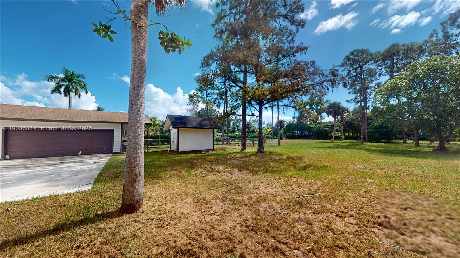 LOXAHATCHEE GROVES - Residential