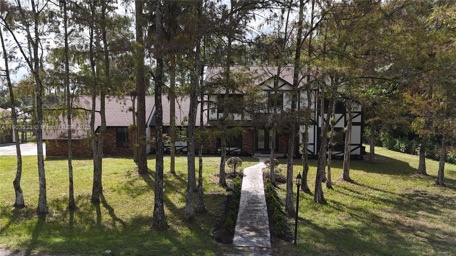 LOXAHATCHEE GROVES - Residential