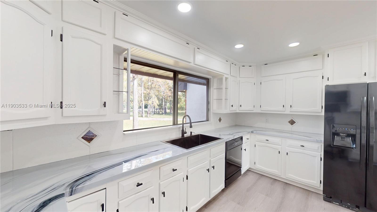 LOXAHATCHEE GROVES - Residential