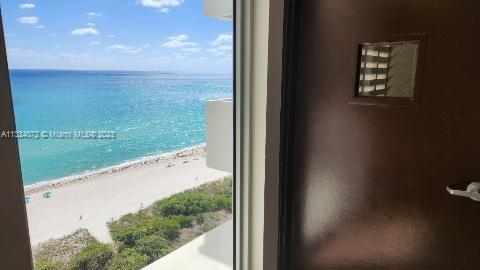 Photo 4 of 31 of 5701 Collins Ave PH14 condo