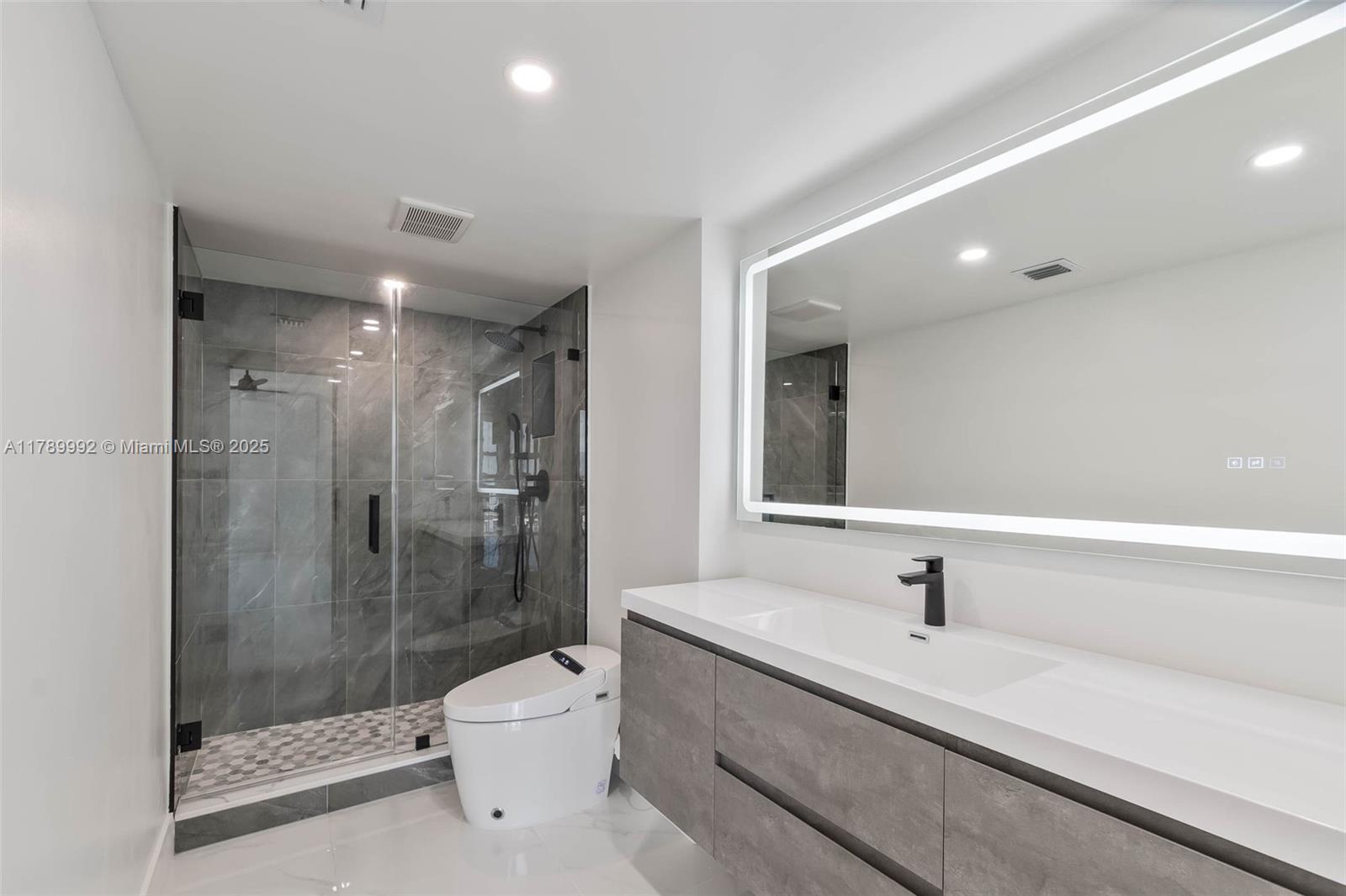 CORONADO CONDO- TOWER II - Residential