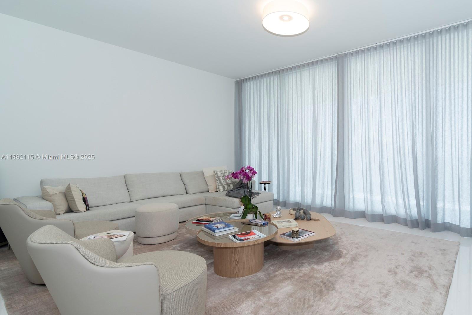 ASTON MARTIN RESIDENCES - Residential