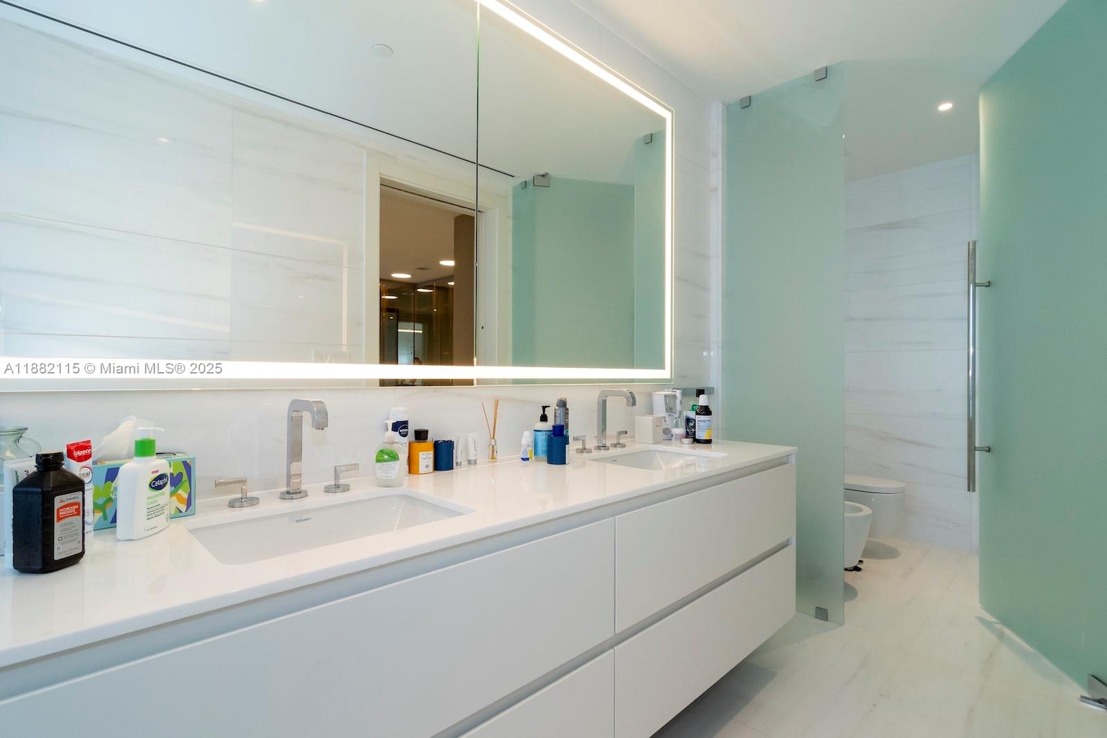 ASTON MARTIN RESIDENCES - Residential