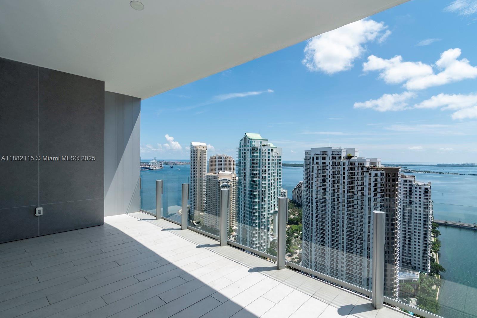 ASTON MARTIN RESIDENCES - Residential