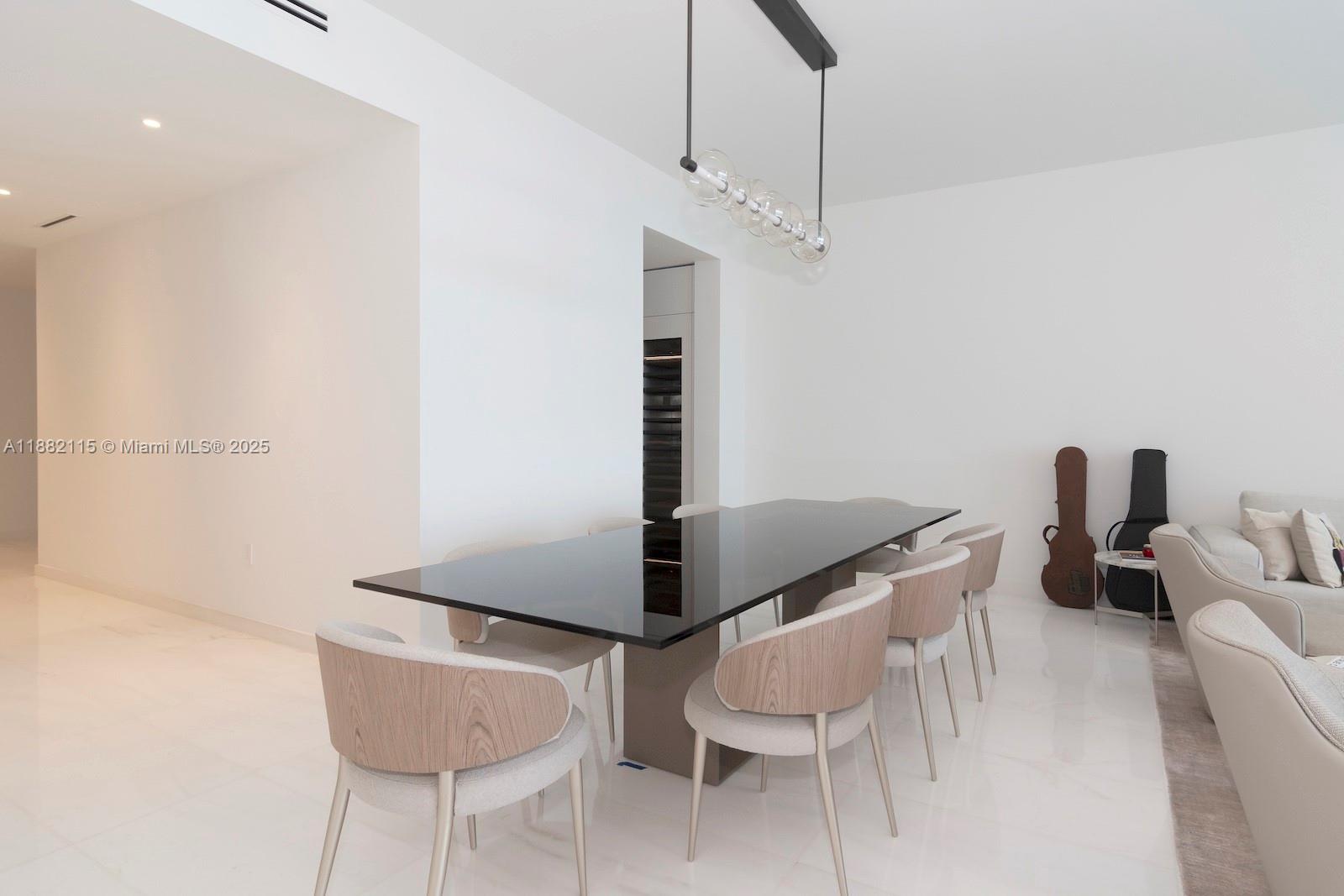 ASTON MARTIN RESIDENCES - Residential