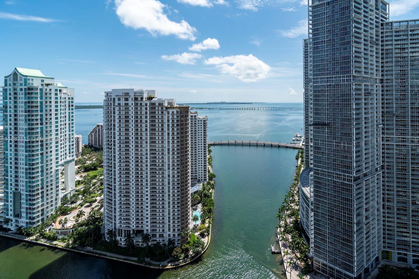 ASTON MARTIN RESIDENCES - Residential