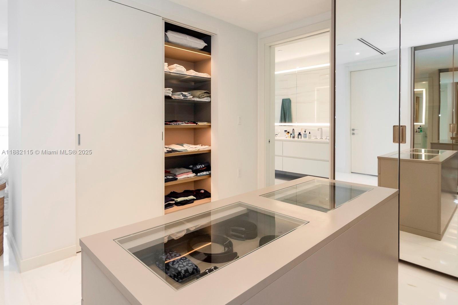 ASTON MARTIN RESIDENCES - Residential
