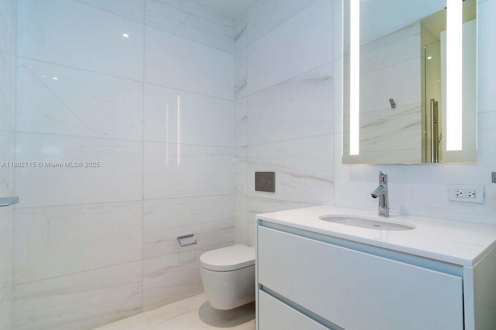 ASTON MARTIN RESIDENCES - Residential
