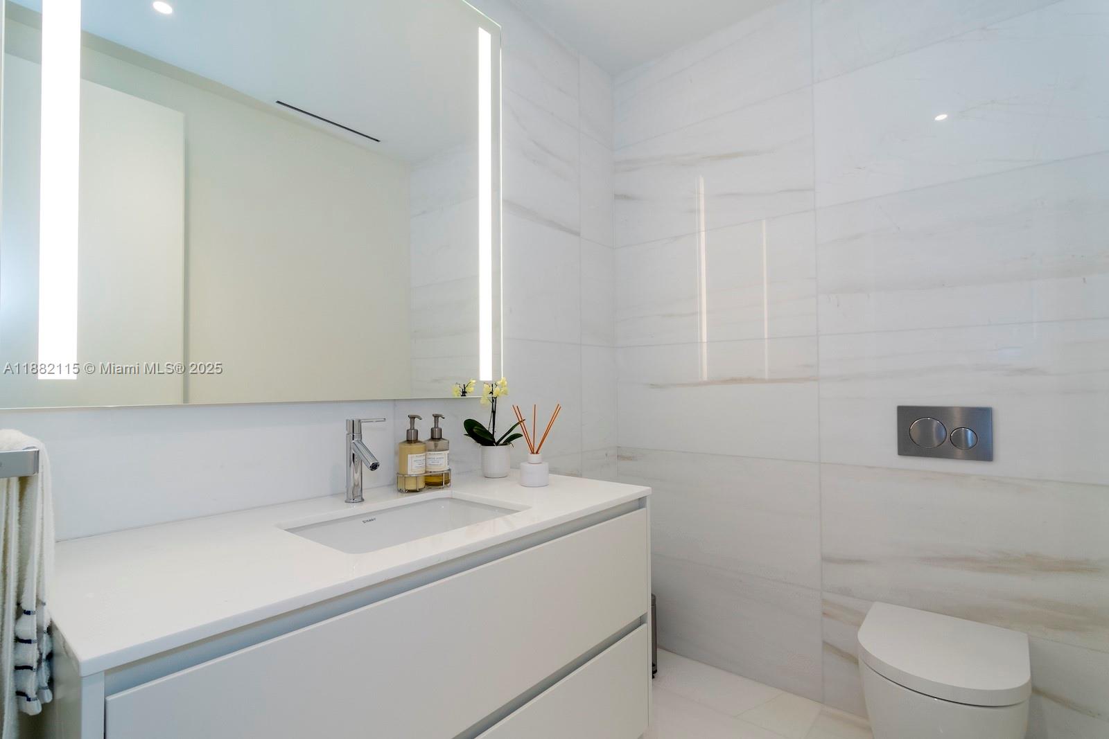 ASTON MARTIN RESIDENCES - Residential