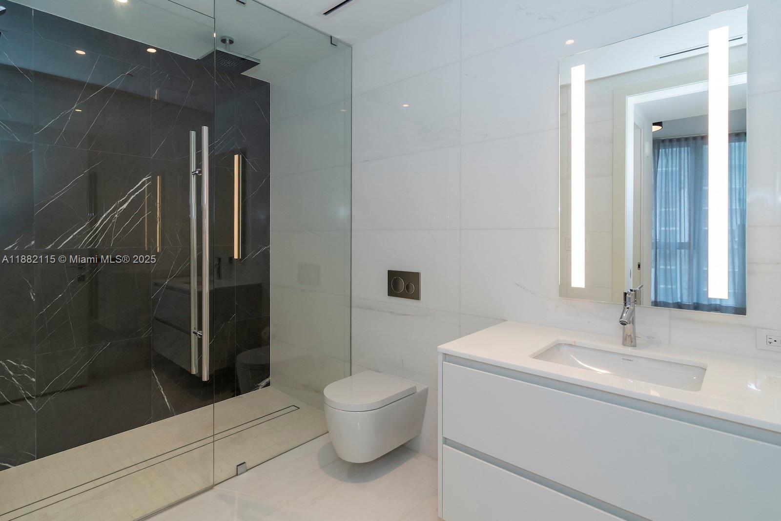 ASTON MARTIN RESIDENCES - Residential