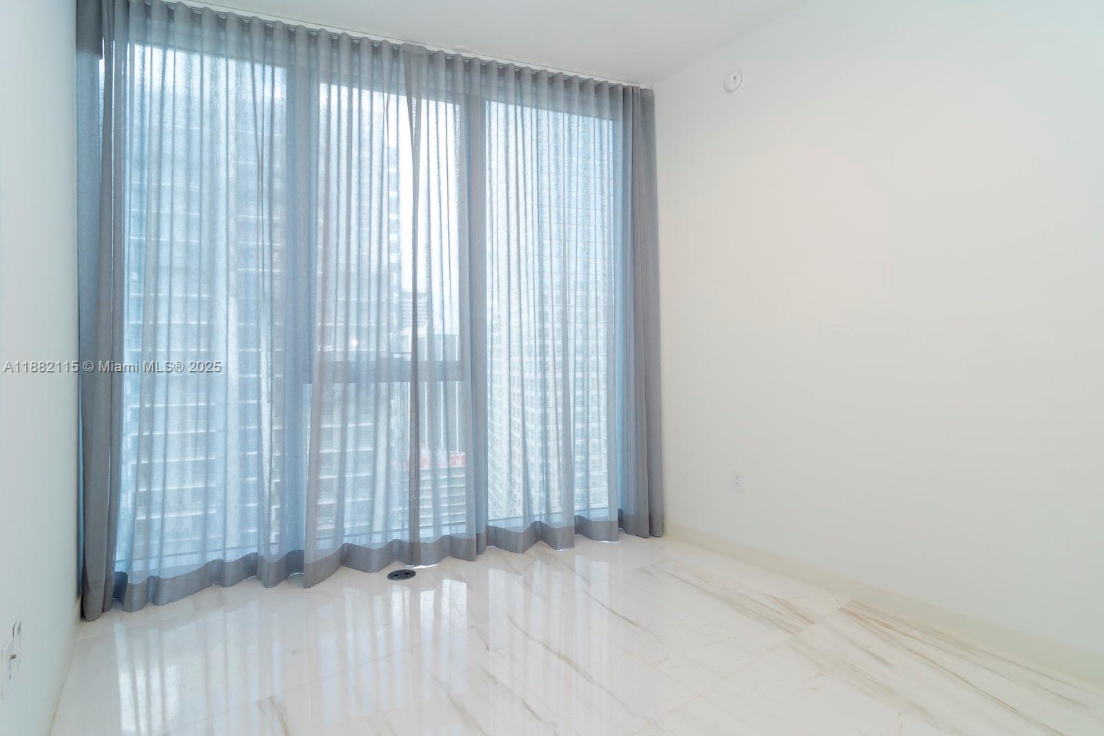 ASTON MARTIN RESIDENCES - Residential