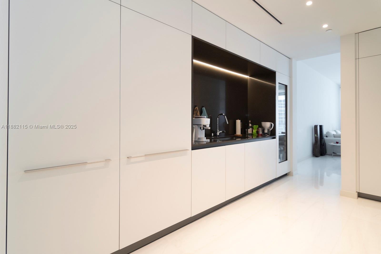 ASTON MARTIN RESIDENCES - Residential