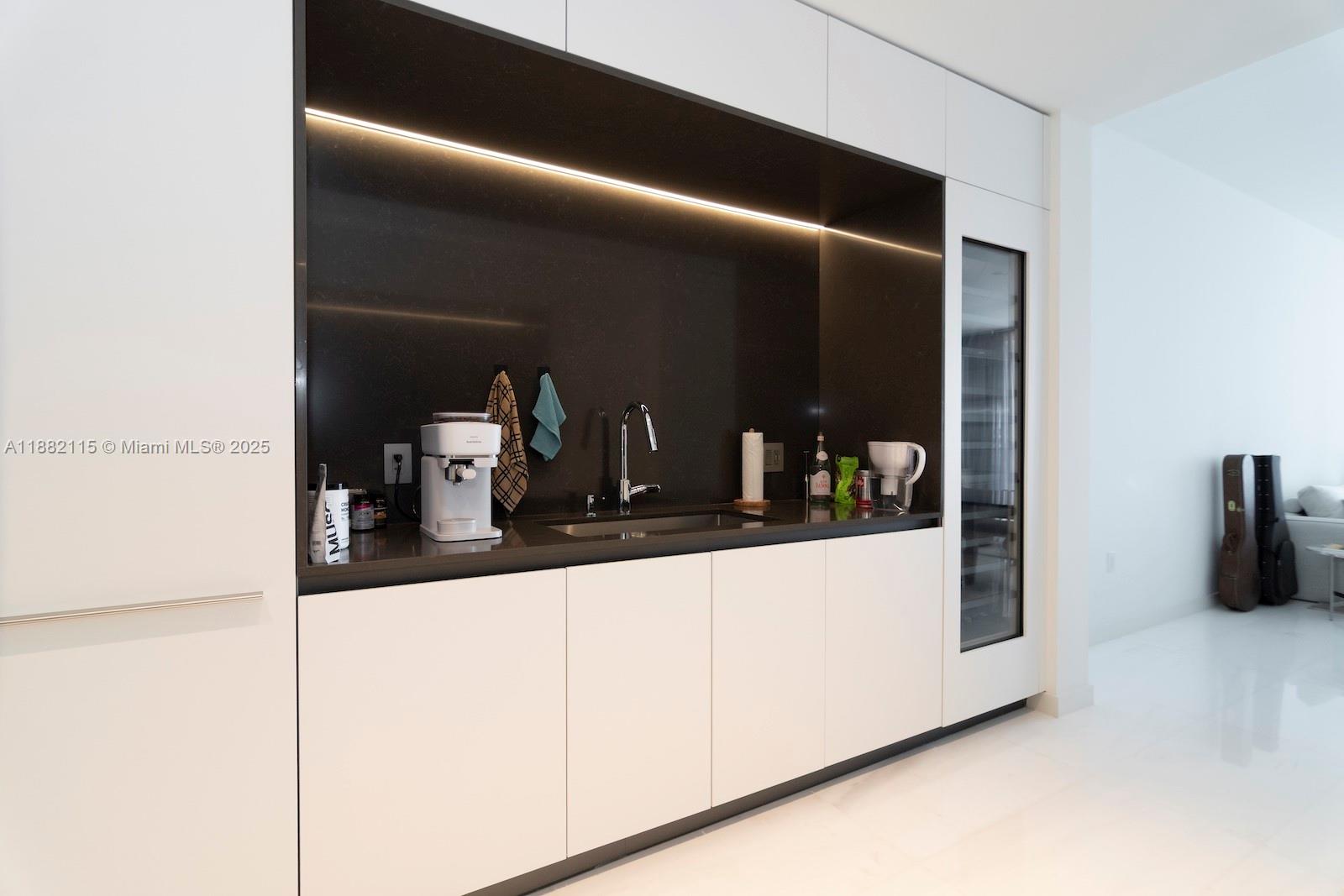 ASTON MARTIN RESIDENCES - Residential