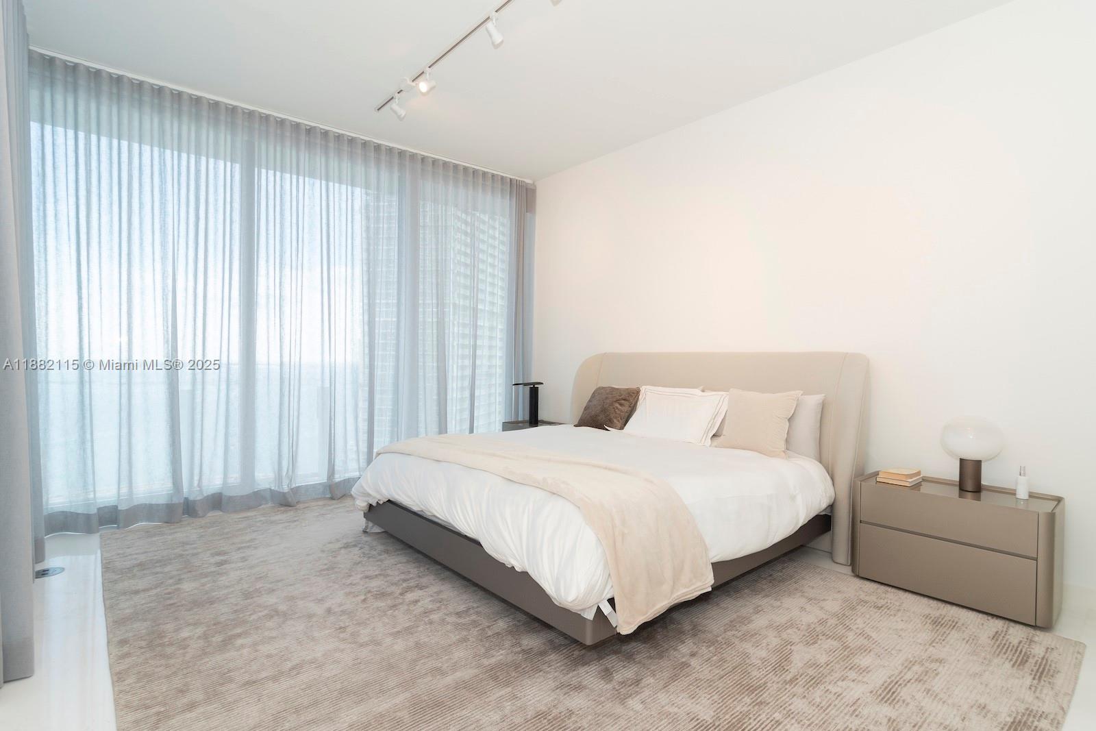 ASTON MARTIN RESIDENCES - Residential