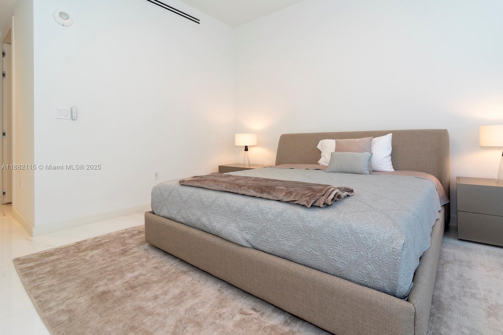 ASTON MARTIN RESIDENCES - Residential