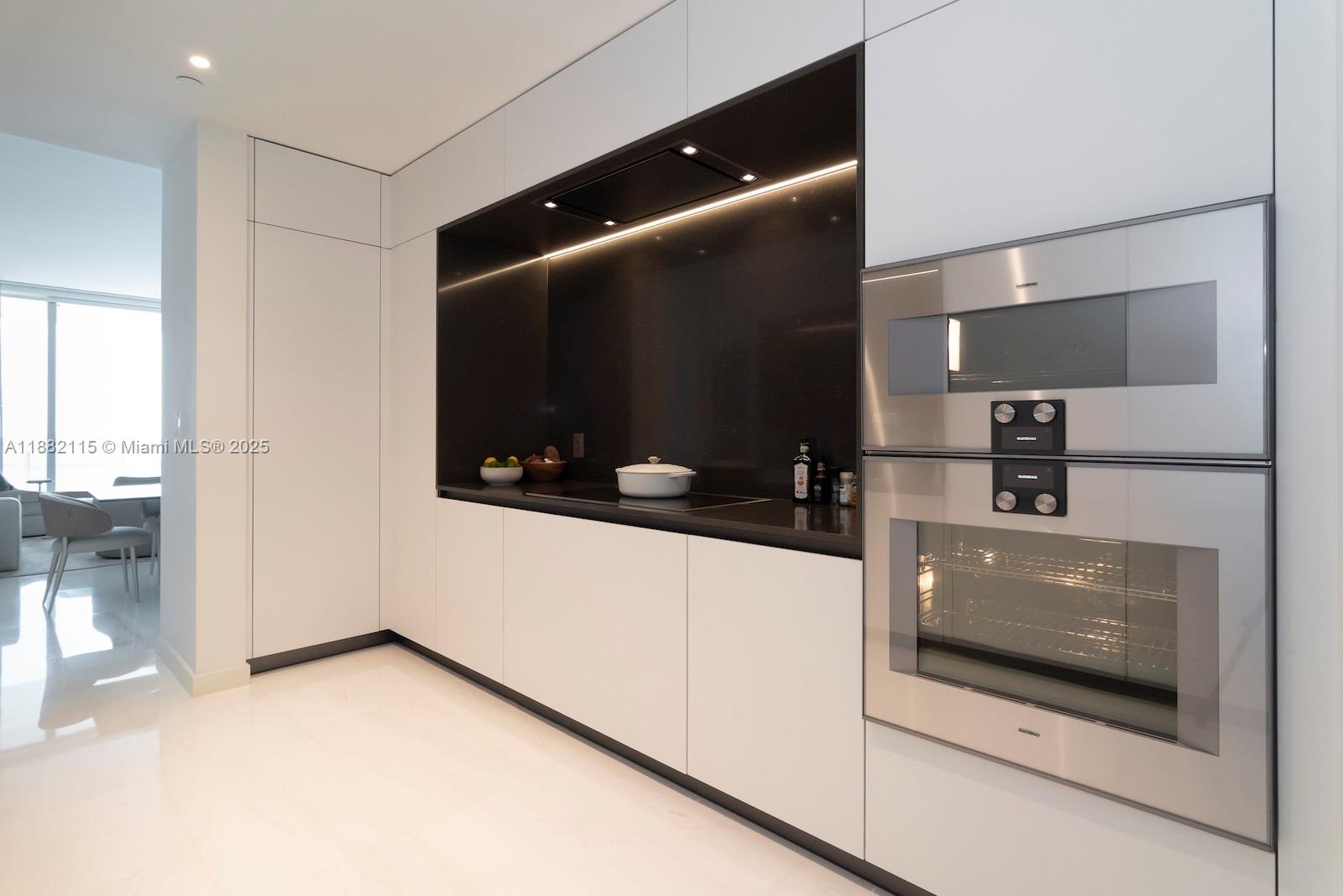 ASTON MARTIN RESIDENCES - Residential