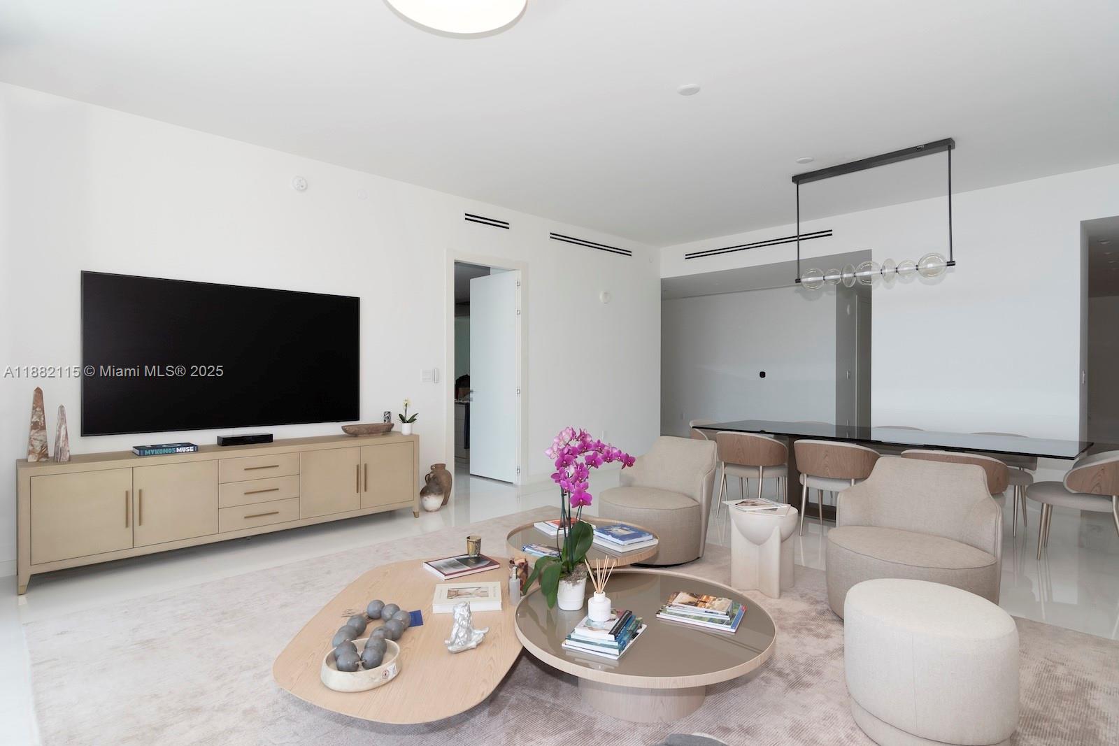 ASTON MARTIN RESIDENCES - Residential
