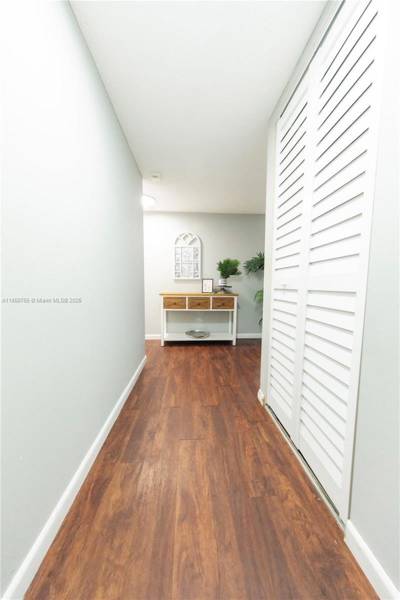 4166 Inverrary Dr 401