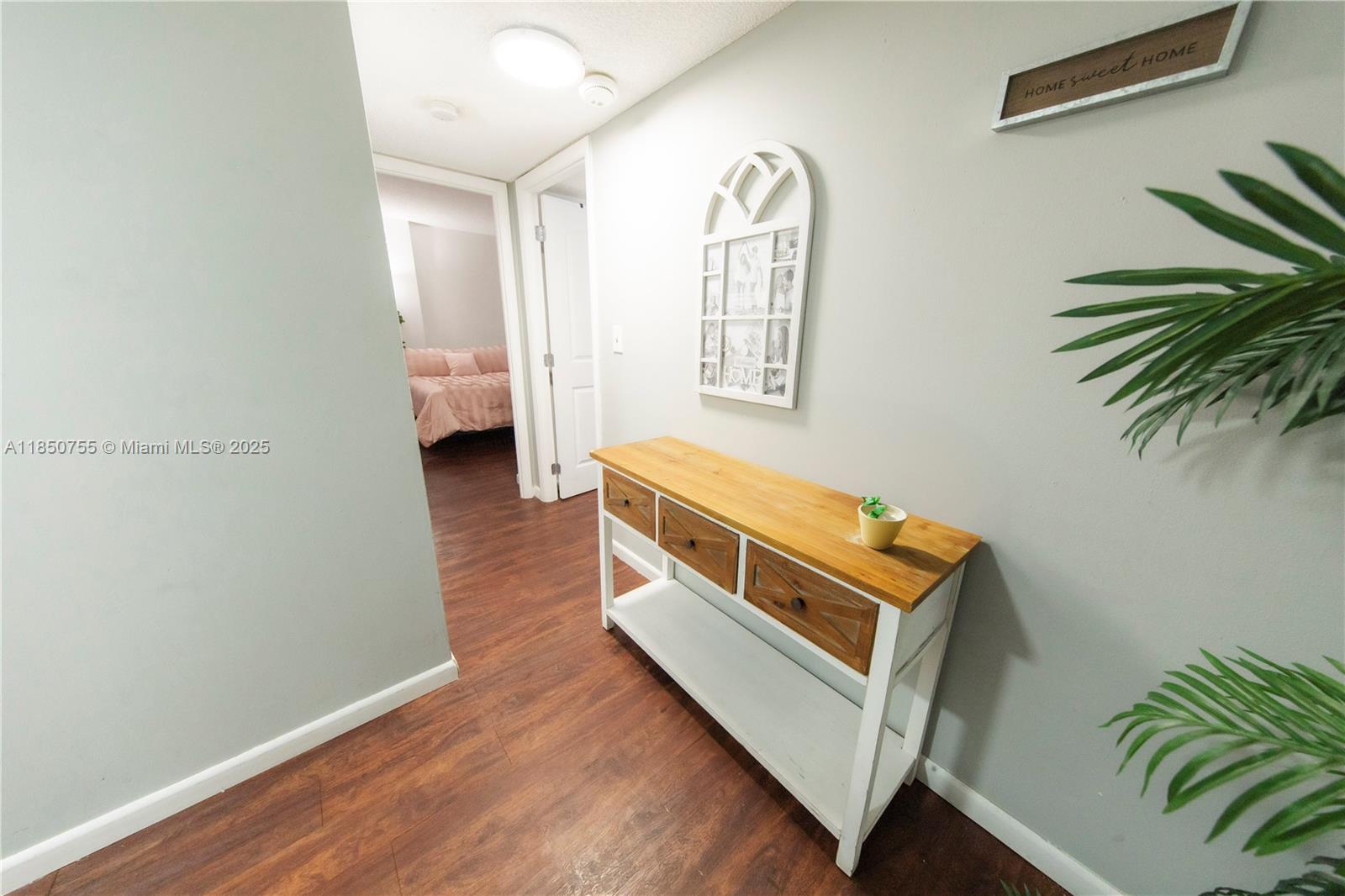 4166 Inverrary Dr 401