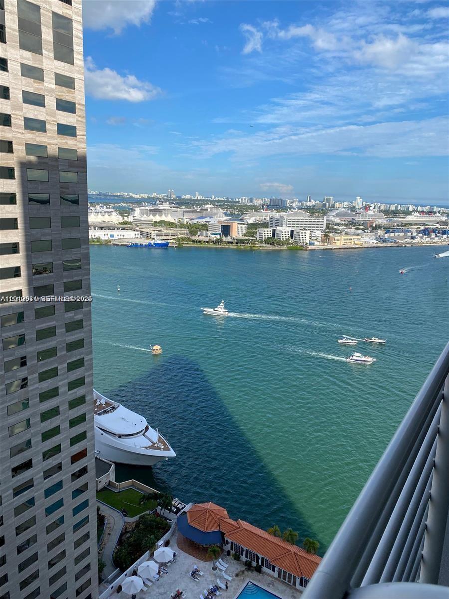335 S Biscayne Blvd 2900