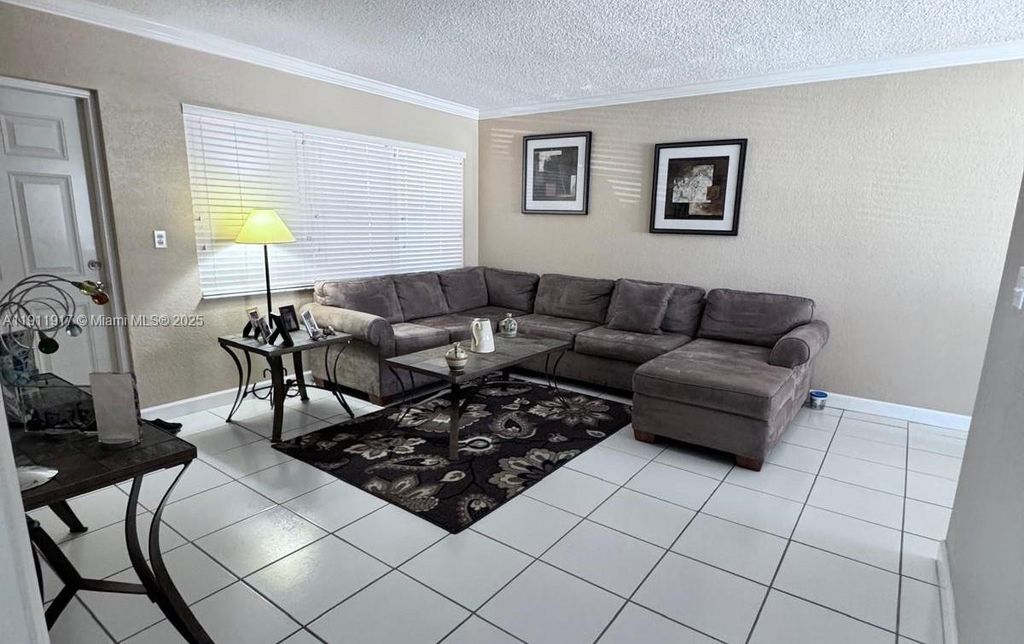 Photo of 2451 NE 49th St #213, Fort Lauderdale, FL 33308 (MLS # A11911917)