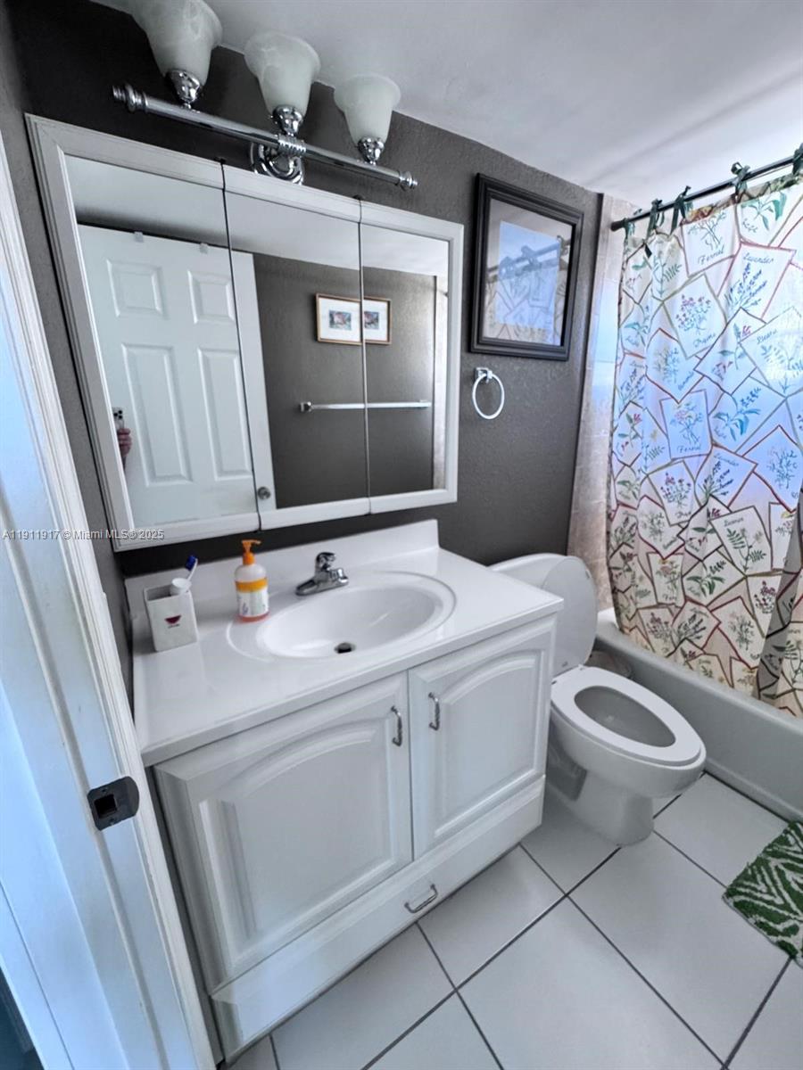 ASPEN HOUSE CONDO - Residential Lease