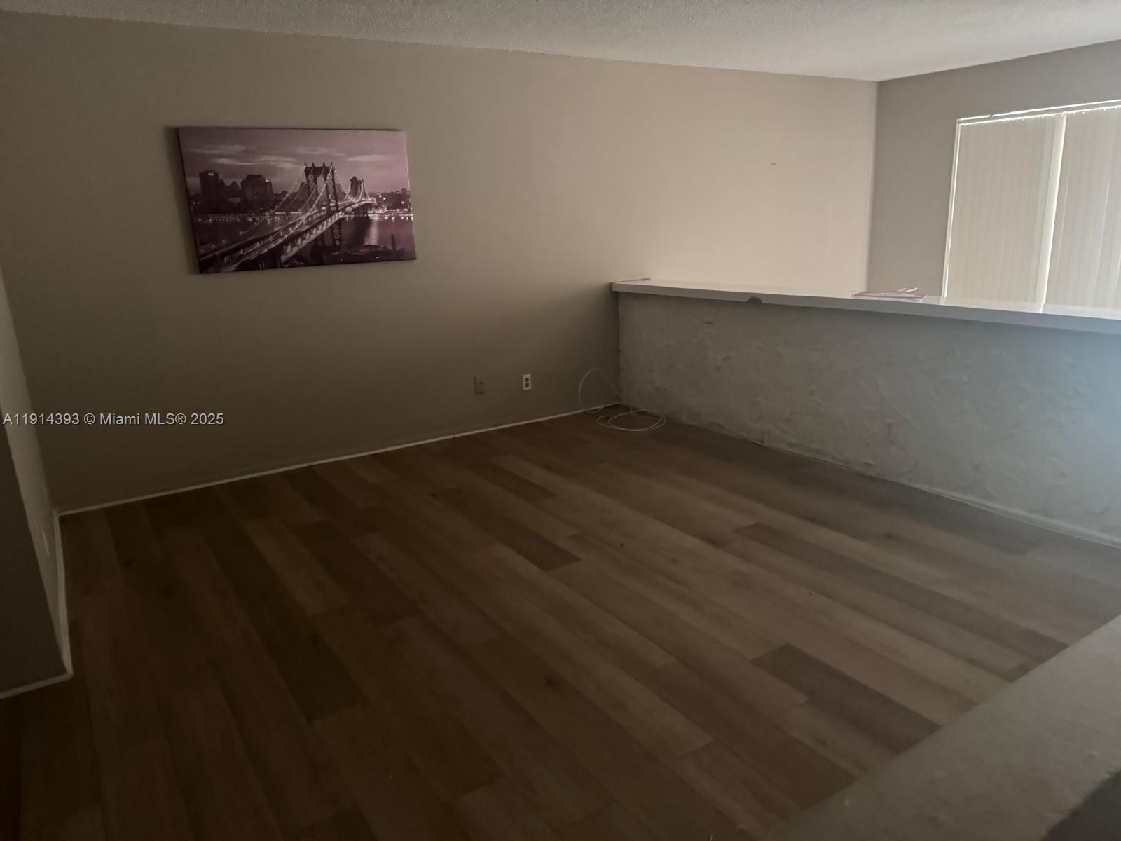 VENETIAN GARDENS AT COUNT - Residential Lease