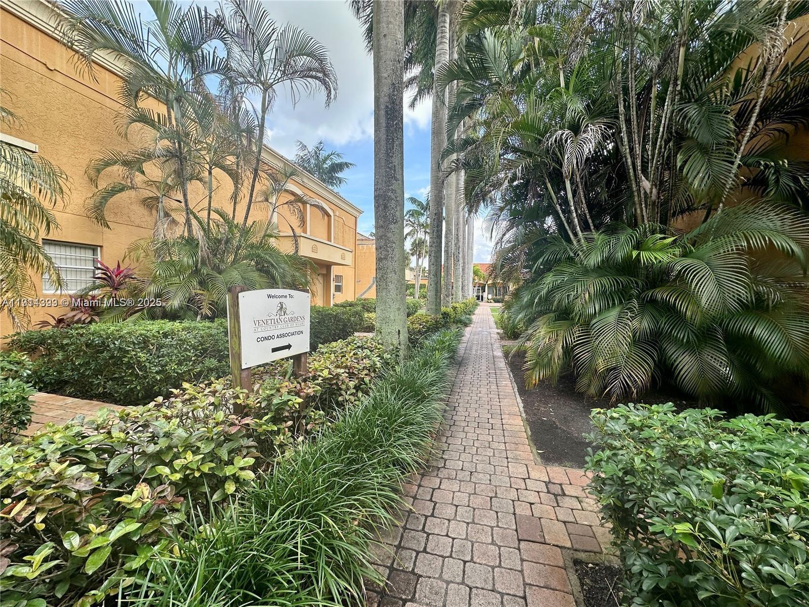 VENETIAN GARDENS AT COUNT - Residential Lease