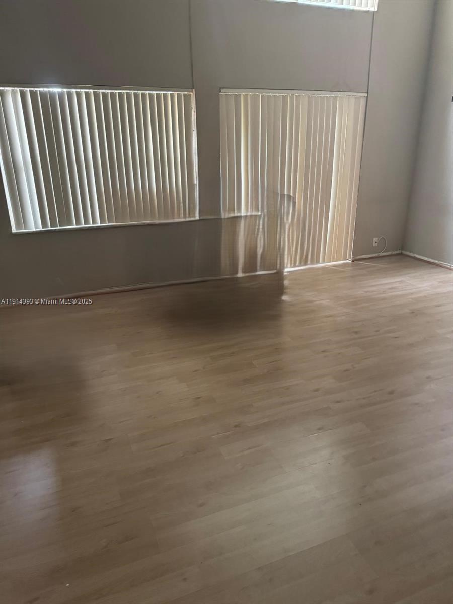 VENETIAN GARDENS AT COUNT - Residential Lease