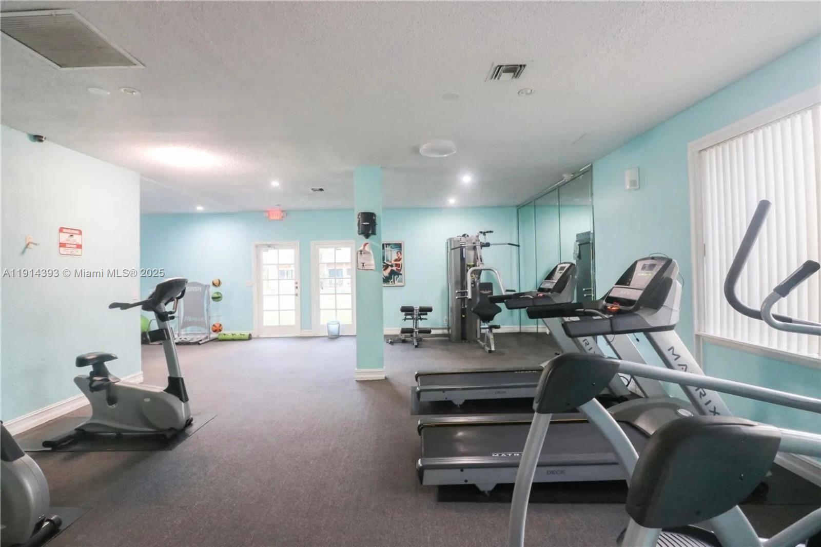 VENETIAN GARDENS AT COUNT - Residential Lease