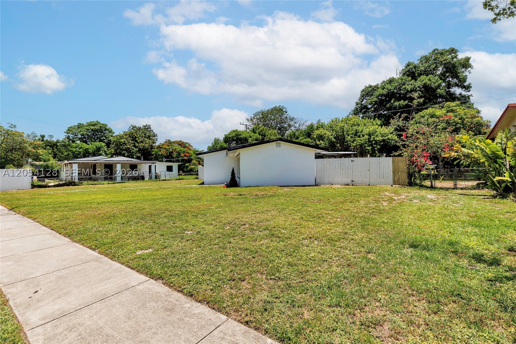 1218 NW 15th St