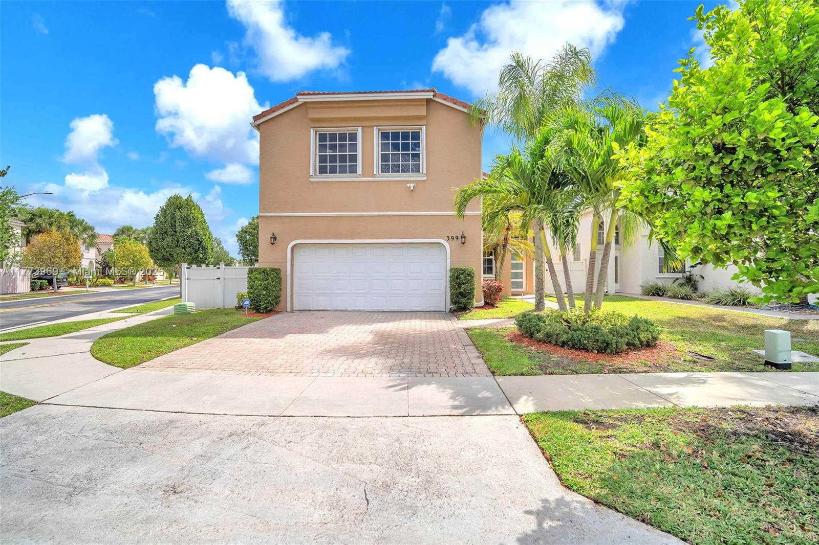 Rental Property at 399 Nw 154th Ave, Pembroke Pines, Miami-Dade County, Florida - Bedrooms: 4 
Bathrooms: 2  - $4,300 MO.