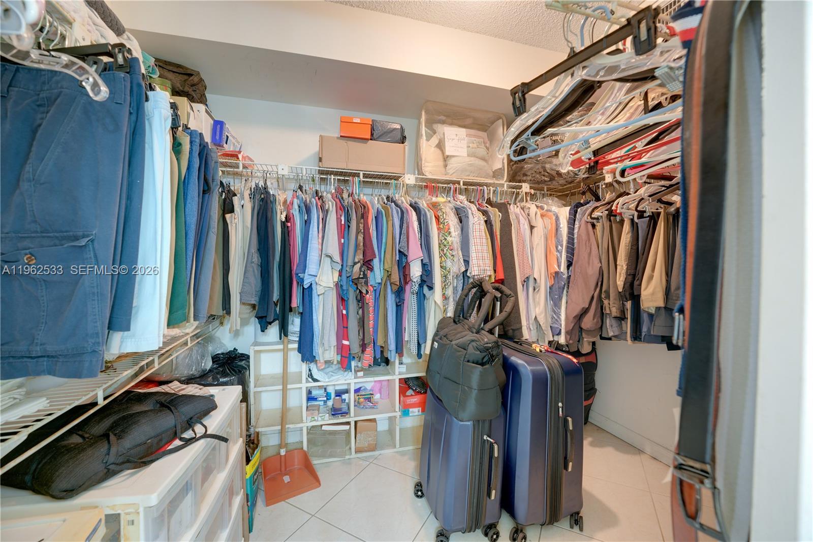 SUNRISE LAKES 174 CONDO - Residential