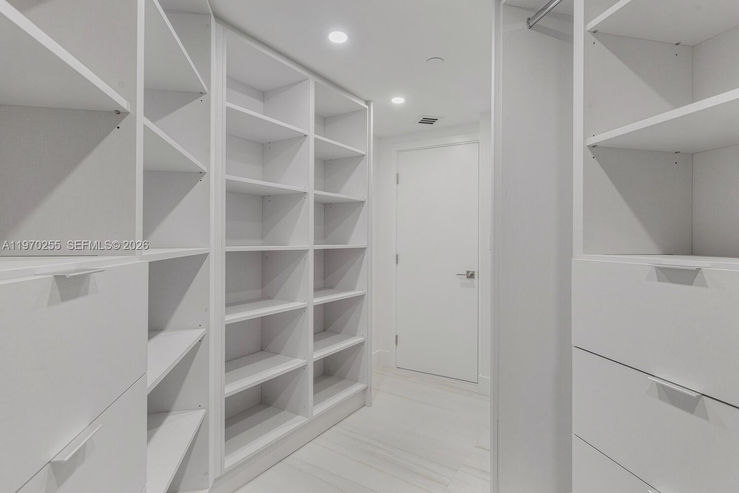 3000 ISL BLVD WILLIAMS IS - Residential