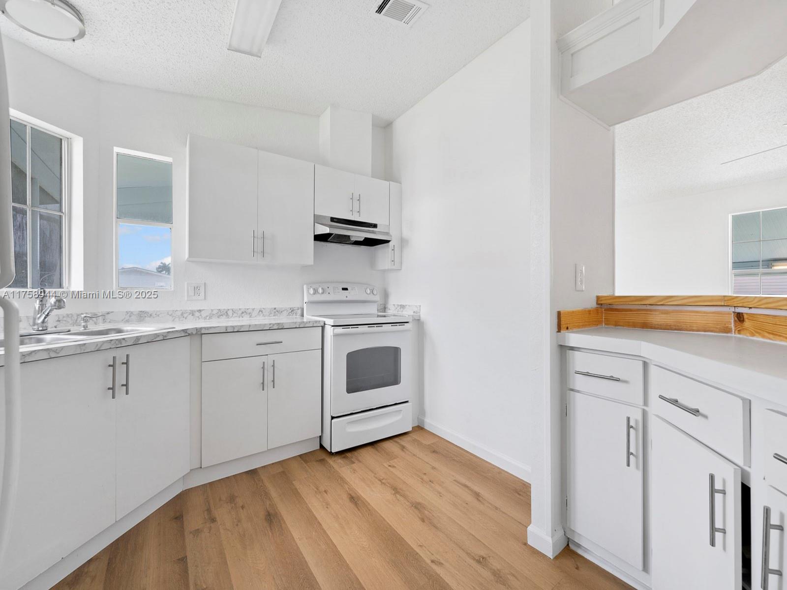 GATEWAY ESTATES PARK COND - Residential