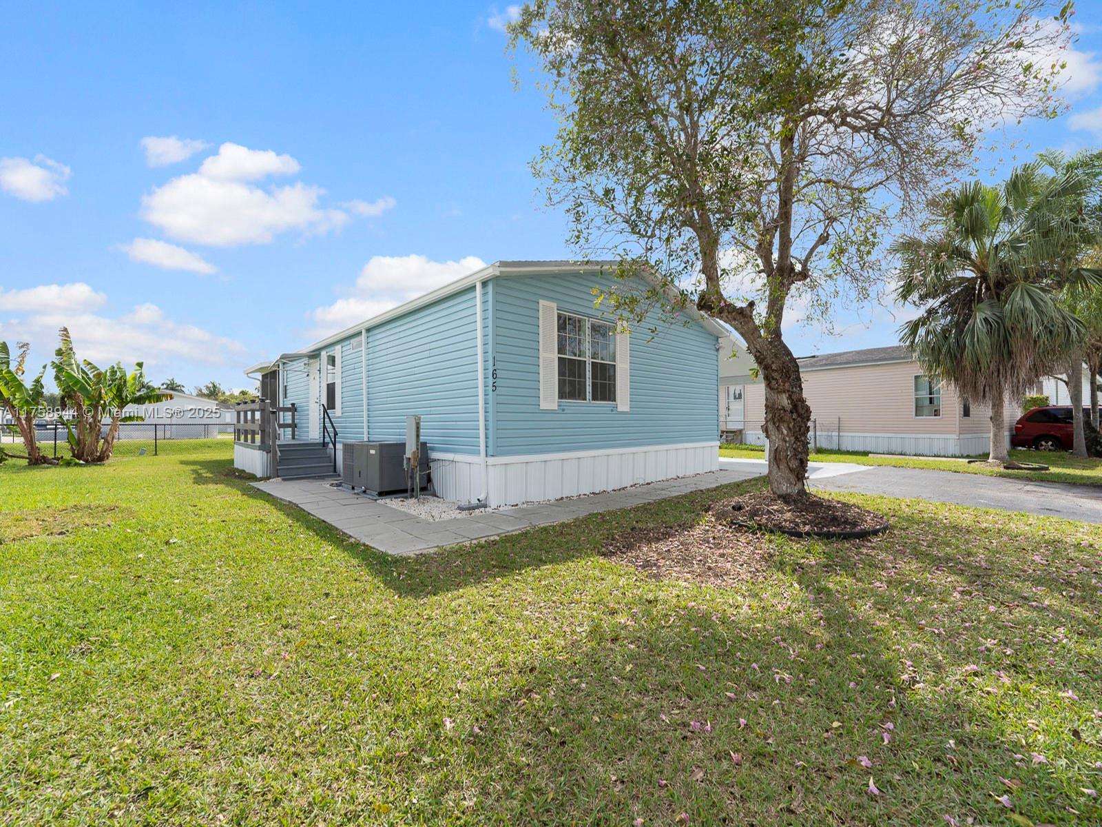 GATEWAY ESTATES PARK COND - Residential